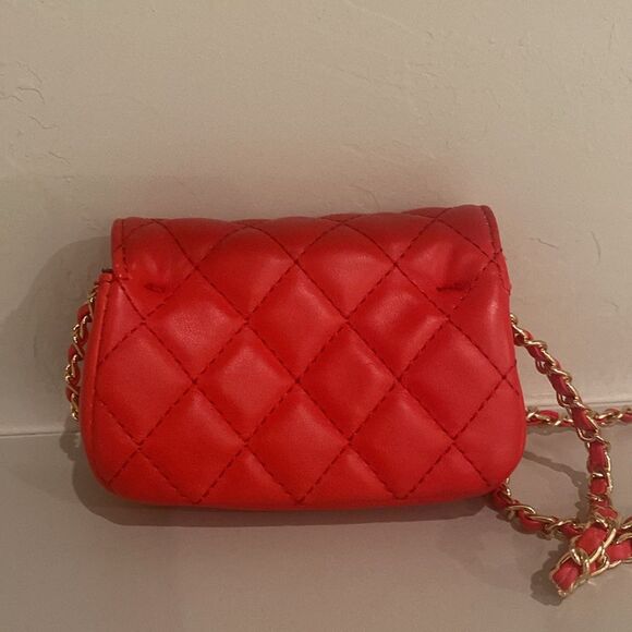 Chain quilt mini belt wallet bag purse accessory gold chain and heart detail - Picture 5 of 5